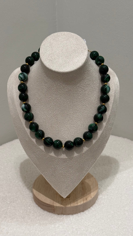 Collar bolas