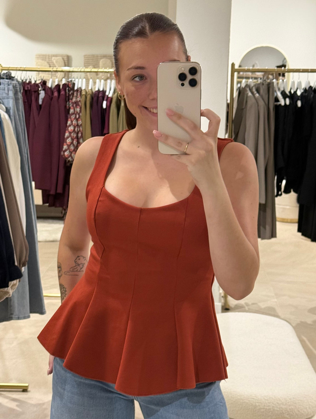 Top peplum con escote corazón