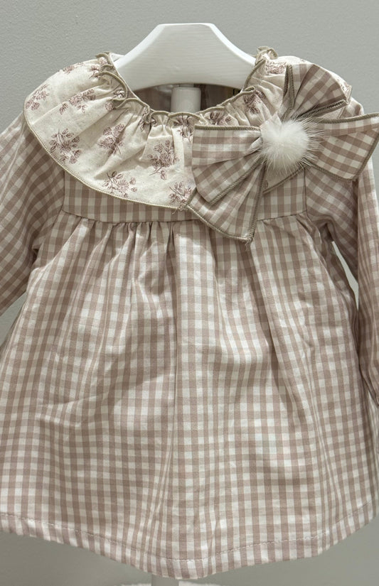 Jesusin vichy beige bebé niña